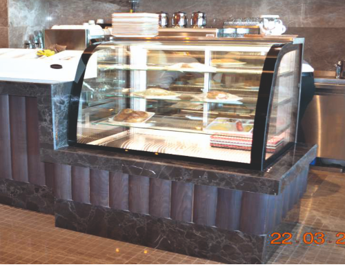 Curved Glass Cold Pastry Display